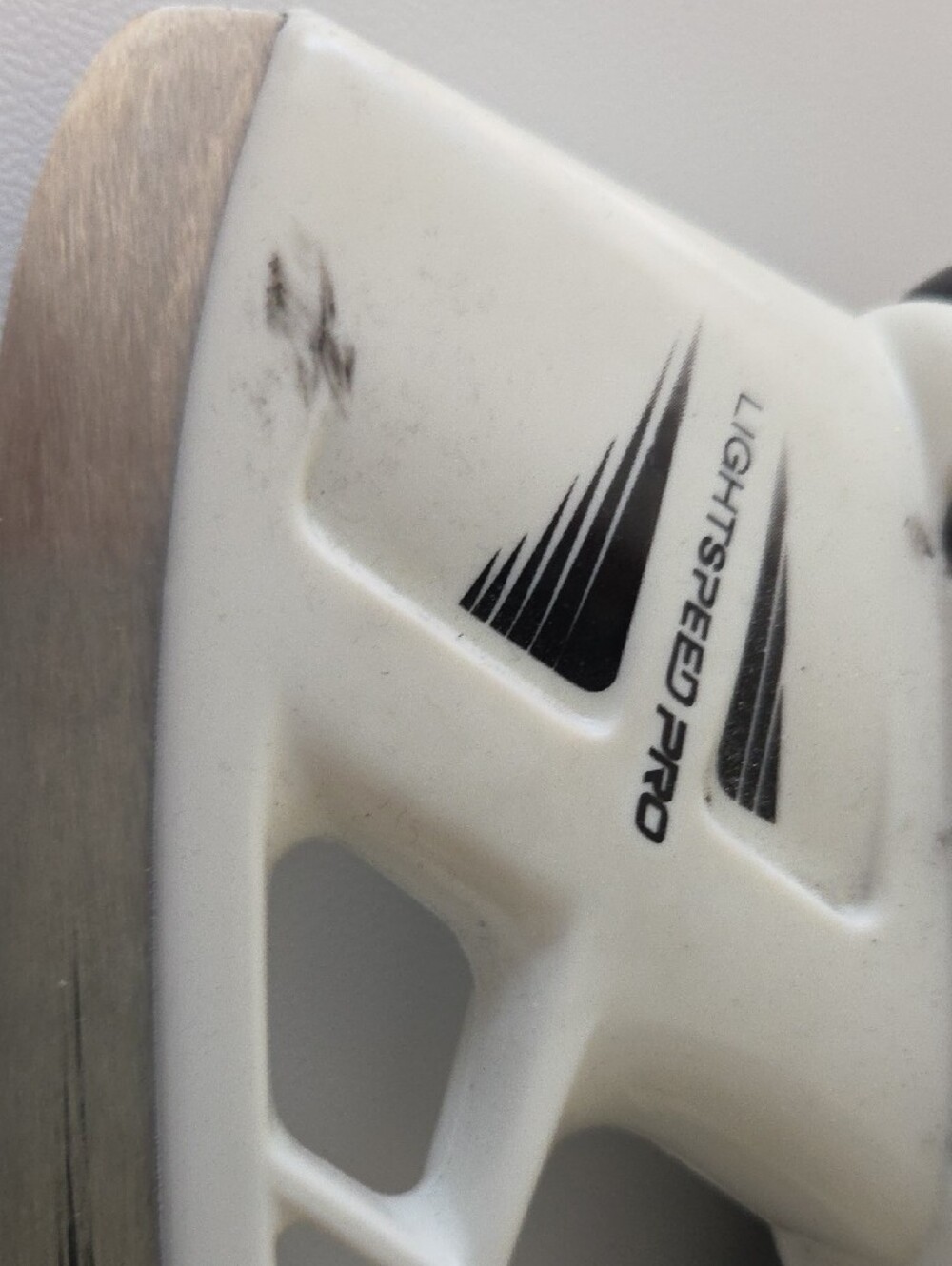Bauer (Youth/Big Boy) Hockey Skates - Picture 14 of 15